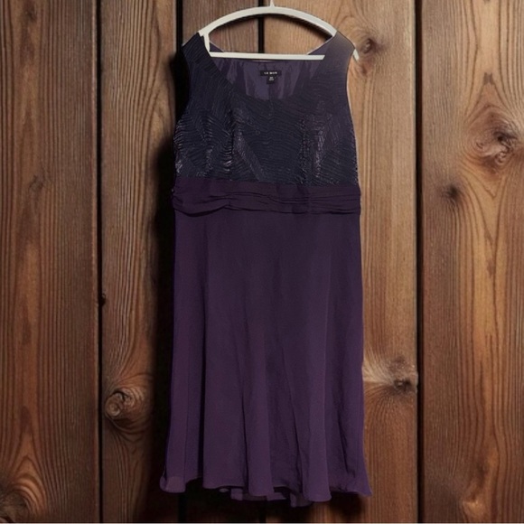 Sz 18 Purple semi formal after 5 dress fitted waist flare skirt side zip - Picture 1 of 7